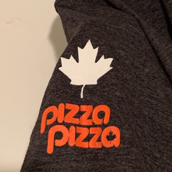 🍕 [2/$25] PIZZA PIZZA 50TH ANNIVERSARY “PIZZA IS LIFE” SHORT SLEEVE T-SHIRT 🍕 - Picture 5 of 5